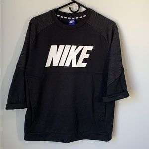 Nike MENS crewneck 3/4 sleeve sweatshirt. Medium